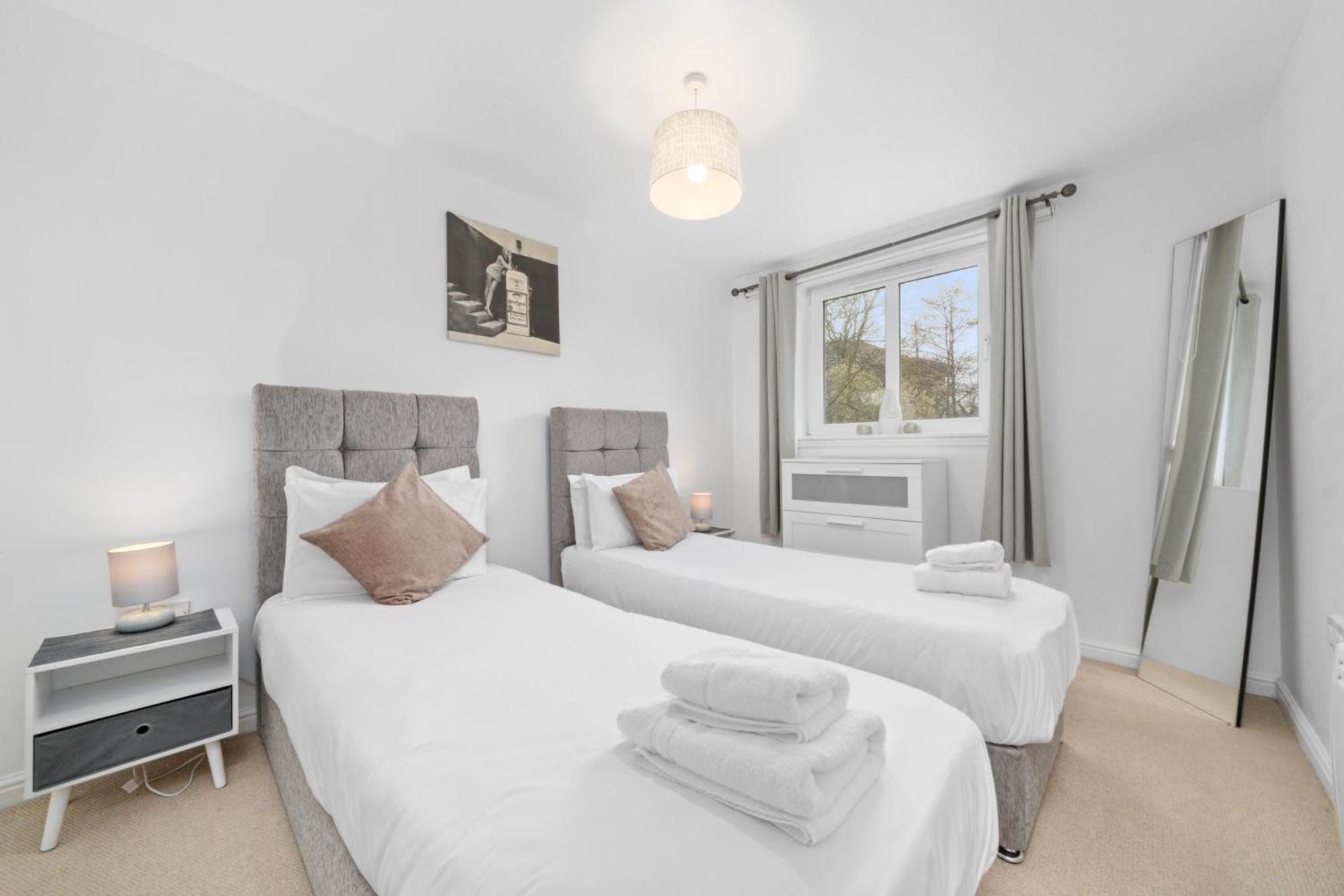 Saughton Suite With Views Of Water Of Leith Edinburgh Luaran gambar